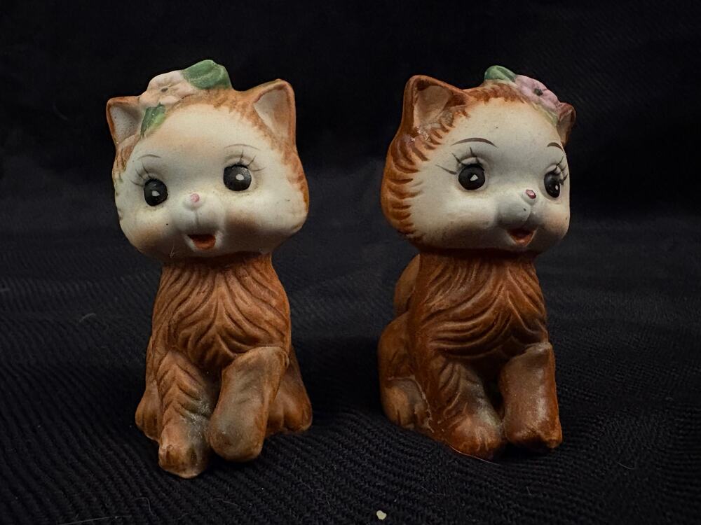 Vintage Kitty Cat Kitten Salt & Pepper Shakers Made in Korea Cottagecore Fairy